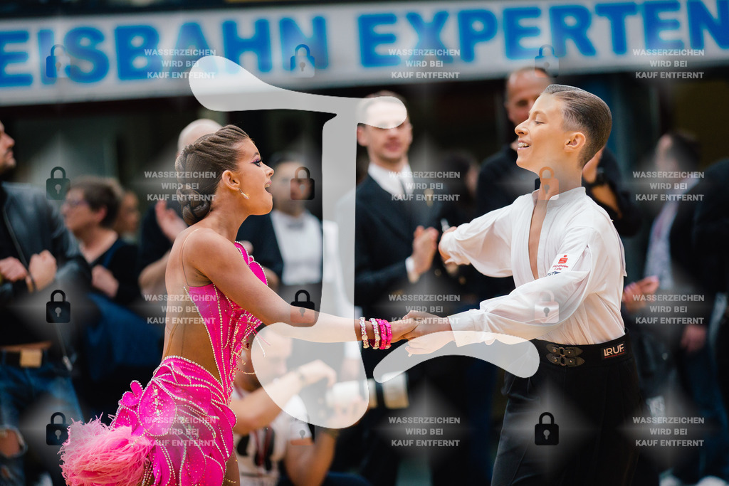 Hessen Tanzt WDSF Open Junior II Latin 3rd (219) Tim Gordon _ Luisa Huber (Schwarz-Weiß-Club Pforzheim)-2025-05-18-5600 | Webshop for digital downloads and prints of dance sport, event & show photographer Julian Link - Realisiert mit Pictrs.com