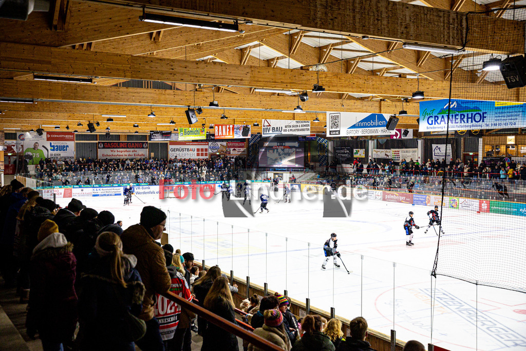 Peißenberg MINERS gegen HC Landsberg RIVER KINGS | Eishockey Bayernliga 2025/26 Vorrunde 4. Spieltag, Peißenberg MINERS gegen HC Landsberg RIVER KINGS, 20251024,Viele Zuschauer,2025-10-24 in Peißenberg (flatbuy Arena Peißenberg), Copyright: WolfgangxLindner www.foto-lindner.de