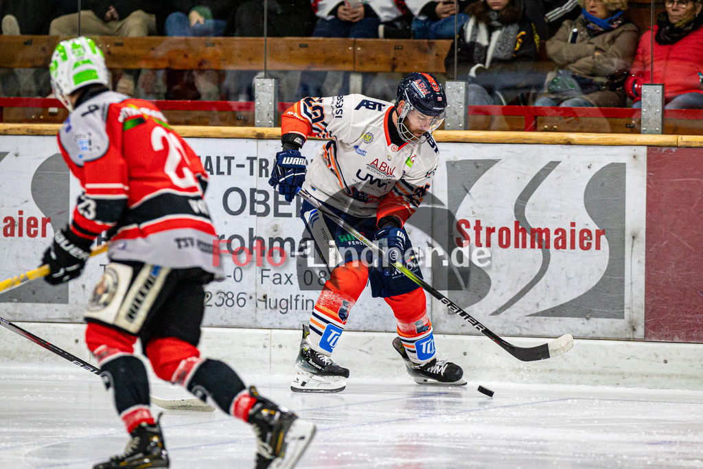TSV Peißenberg Miners vs ESC Kempten SHARKS | Eishockey Bayernliga Vorbereitung 2024/2025, TSV Peißenberg Miners vs ESC Kempten SHARKS, 20241004,Sergei TOPOL (SHARKS 20) in Aktion,2024-10-04 in Peißenberg (Eisstadion)Sergei TOPOL (SHARKS 20)Copyright: WolfgangxLindner