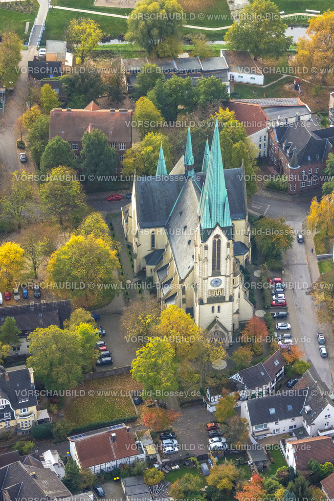 Kamen221012536 | Luftbild, kath. Pfarrkirche Zur Heiligen Familie, Kamen, Ruhrgebiet, Nordrhein-Westfalen, Deutschland