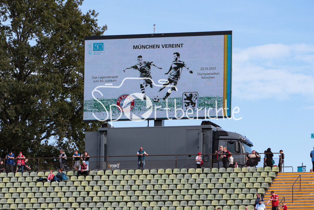 FC Bayern Muenchen - TSV 1860 Muenchen | Die Anzeigentafel im Olympiastadion / Muenchen vereint