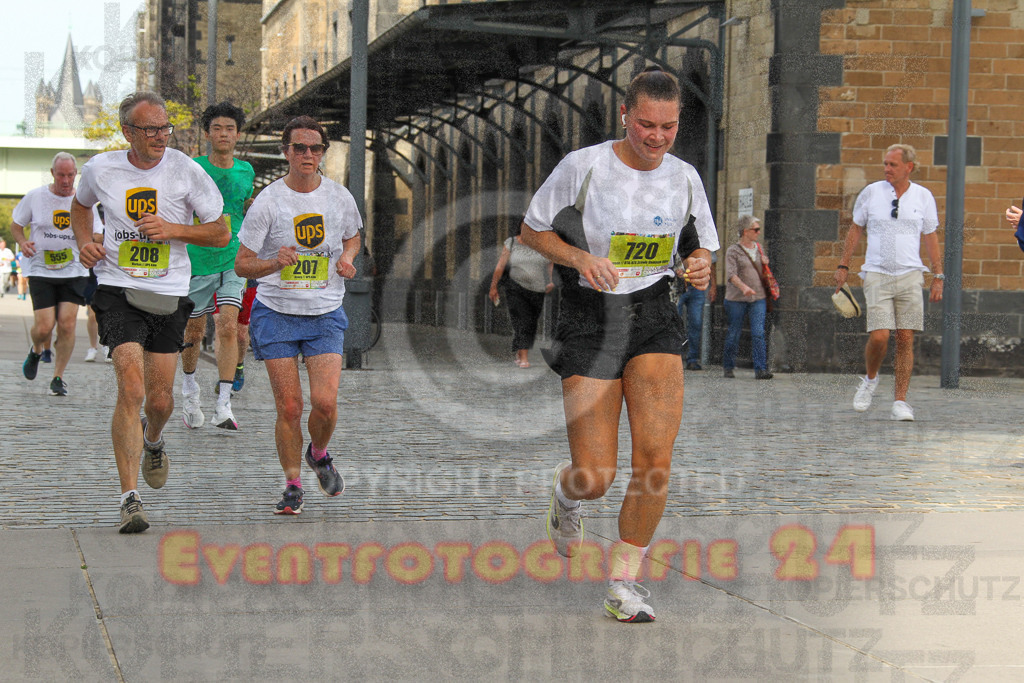 250920_1326_EV4_5567 | Sportfotografie im Rhein-Sieg Kreis, Köln, Bonn, NRW, Rheinland Pfalz, Hessen, etc. Unser Tätigkeitsfeld umfasst den Laufsport vom Volkslauf über den Marathon, Duathlon, Triathon bis zum Ultralauf wie Kölnpfad Ultra oder Schindertrail.