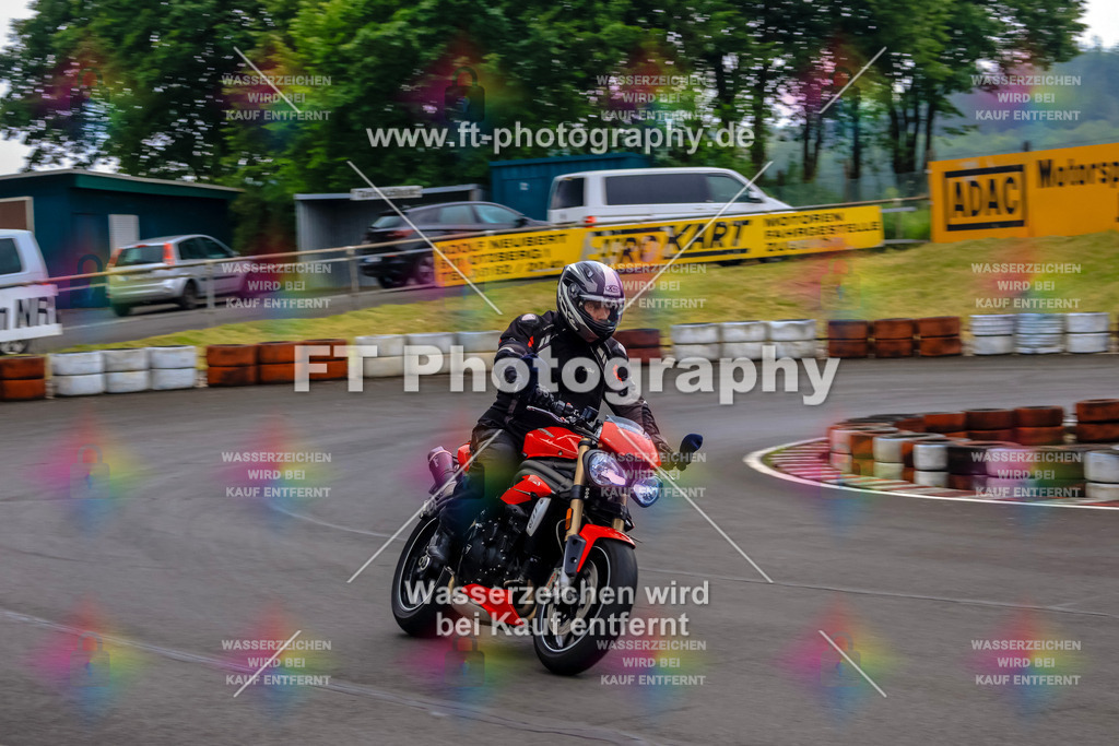 OBK-5272 | Hier findet Ihr Bilder von Touristenfahrten auf der Nürburgring Nordschleife oder von anderen Veranstaltungen die ich besucht habe. Viel Spass beim Durch Schauen 