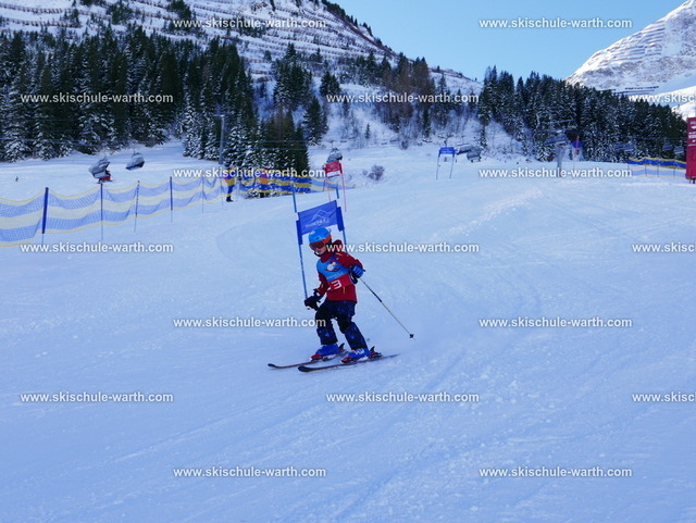 Manuel (3) | Photos von der Skischule Warth - Realisiert mit Pictrs.com