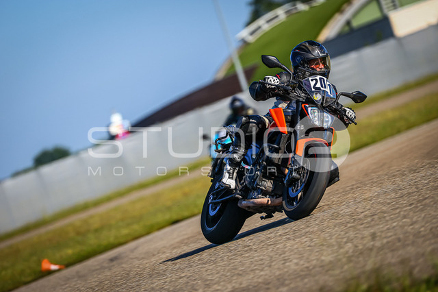 0201-260509DCB-007_201 | Deine Full-Service-Agentur für ✔️Videoproduktionen und ✔️Motorsportfotografie Jetzt Angebot anfragen!