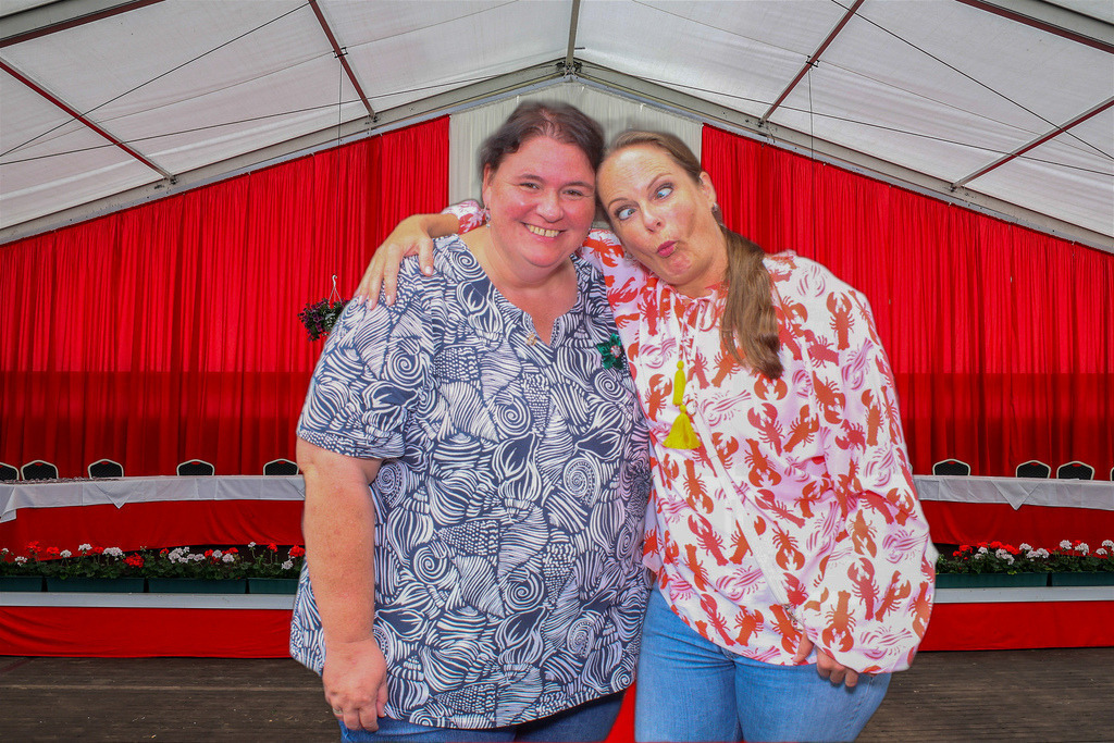 top-top.de-250601-338 | Foto, Video, Fotografie, Videografie, Fotobox, DJ, Discjockey, Musik, Musikbox, Veranstaltung, Photobooth, Amazon, Ebay, Buchtipp, Bestseller, Autor, Verlag, Buch, Wesel, Hamminkeln, NRW, Dinslaken, Rees, Drohne, Hochzeit, Party, Fotobox, Wesel, Fotograf