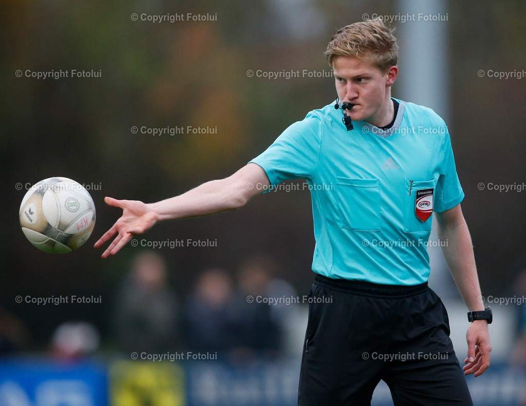 A_LUI_021124_0000005 | SPORT FUSSBALL REGINALLIGA MITTE 02.11.2024 ASKOE OEDT-LASK II IM BILD: SCHIRI TOBIAS WIMHOFER  FOTO:FOTOLUI