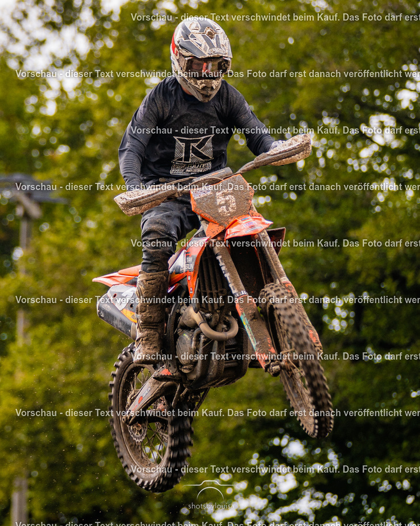 10_05_Dreetz-4800 | Sportfotografin aus Berlin-Brandenburg mit Fokus auf Motocross. Ich halte deine sportliche Leistung und echte Emotionen auf und neben der Strecke professionell fest. Entdecke die Fotos von deinem Rennen und bestelle sie direkt hier im Shop.