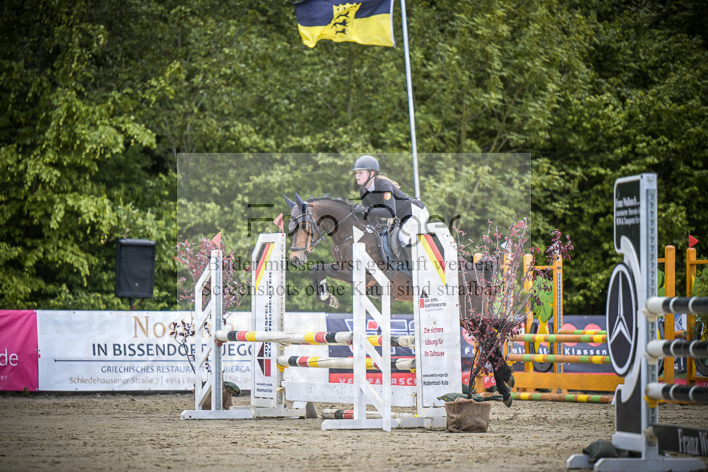DOS_6523 | Entdecke hochwertige Reitturnierfotos von Foto Oger. Professionell, emotional und authentisch – jetzt Lieblingsmomente im Shop bestellen.Deutschlandweite Turnierfotografie. - Realisiert mit Pictrs.com