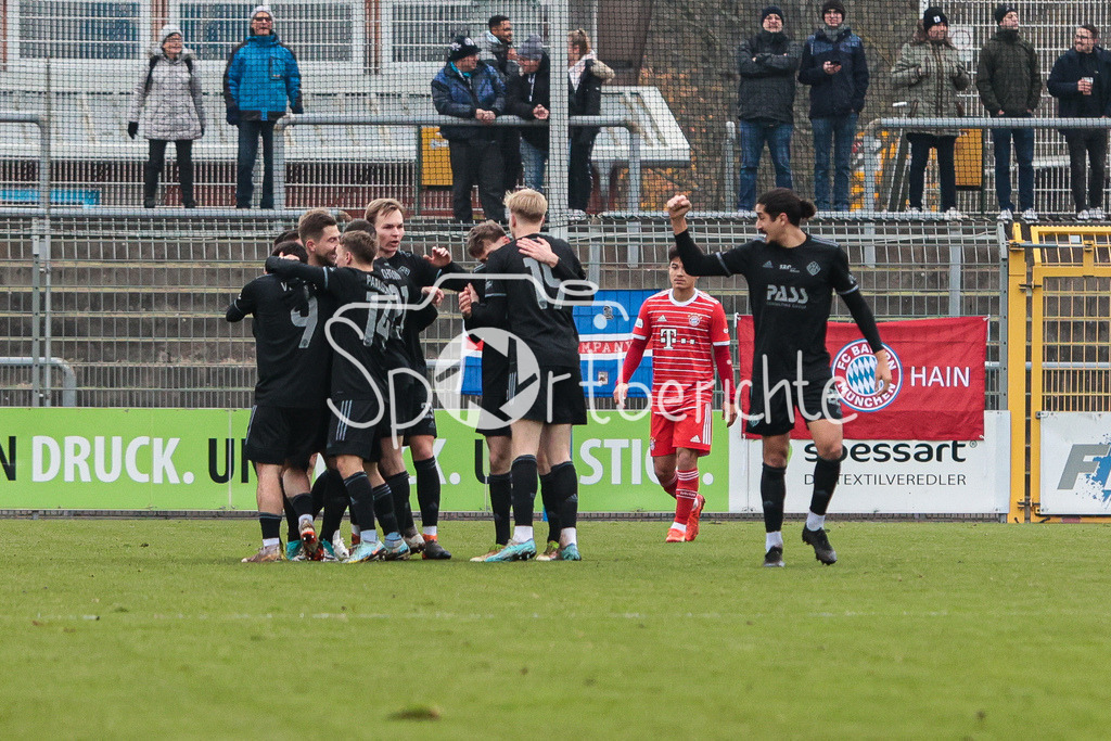 SV Vikoria Aschaffenburg - FC Bayern Amateure | Jubel nach dem Treffer zum 1-0 druch Clay VERKAJ (SVVA #9)
