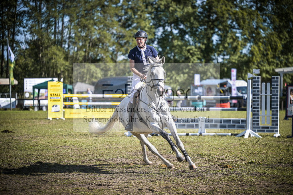 DOS_0761 | Entdecke hochwertige Reitturnierfotos von Foto Oger. Professionell, emotional und authentisch – jetzt Lieblingsmomente im Shop bestellen.Deutschlandweite Turnierfotografie. - Realisiert mit Pictrs.com