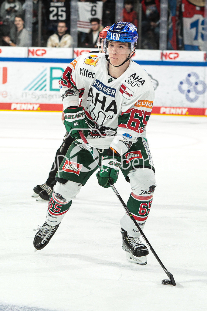 Nuernberg ICE Tigers - Augsburger Panther | Niklas LAENGER (AEV #65) am Puck