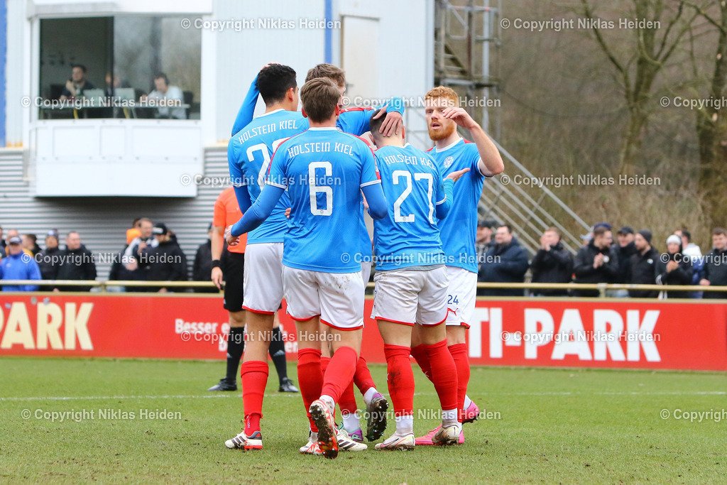 NH_HolsteinKielU23_SVMeppen_RegionalligaNord_06032024 | #27 Stanislav Fehler (Holstein Kiel U23) bejubelt sein Tor zum 2:1.

Regionalliga Nord I 2. Spieltag I 06.03.2024