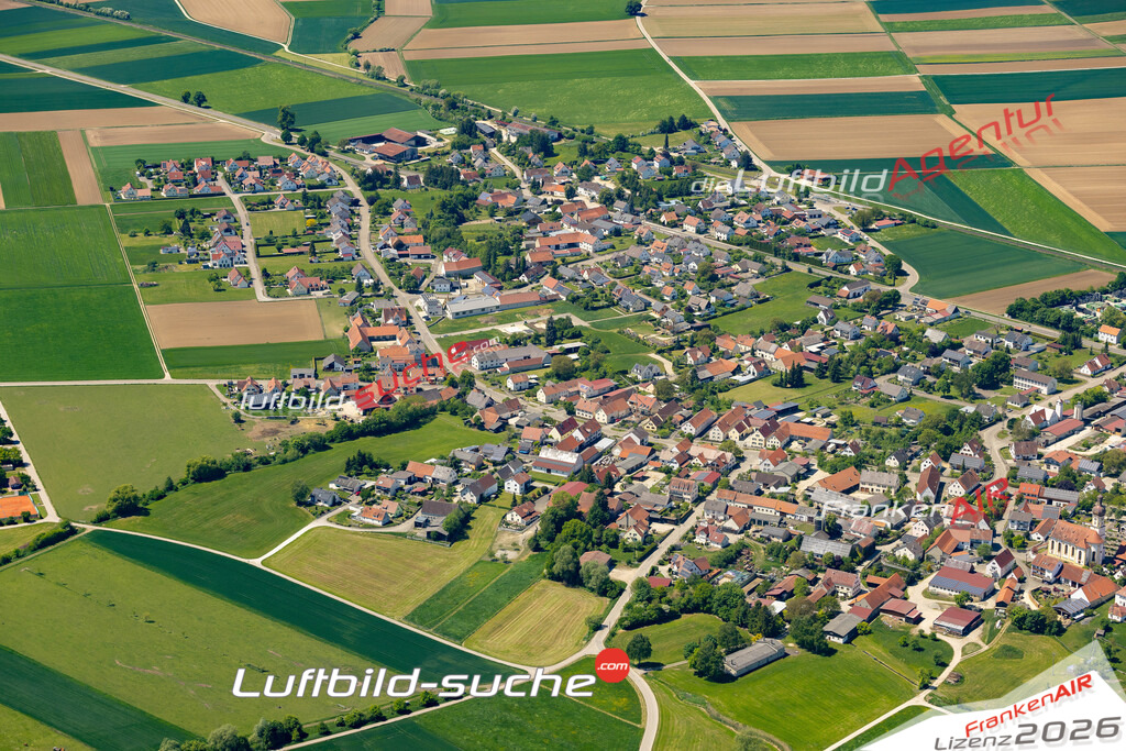 Luftaufnahme der Stadt Schwenningen - Die Luftaufnahme wurde 2025 vom UL-Flugzeug heraus erstellt ( keine Drohne ) - Hochauflösende Luftaufnahme - für professionelle Ausdrucke geeignet. Die Geschenkidee !Mit Lizenz und Bildrechte bestellbar