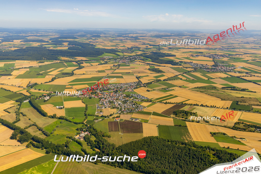 Schöne Luftaufnahme als Geschenk in Giershagen Warburg - Die Luftbildaufnahme wurde 2025 vom UL-Flugzeug heraus erstellt ( keine Drohne ) - Hochauflösende Luftaufnahme -Nicht vergleichbar mit Google Maps oder Satelittenbilder- Die Geschenkidee !Mit Lizenz und Bildrechte bestellbar