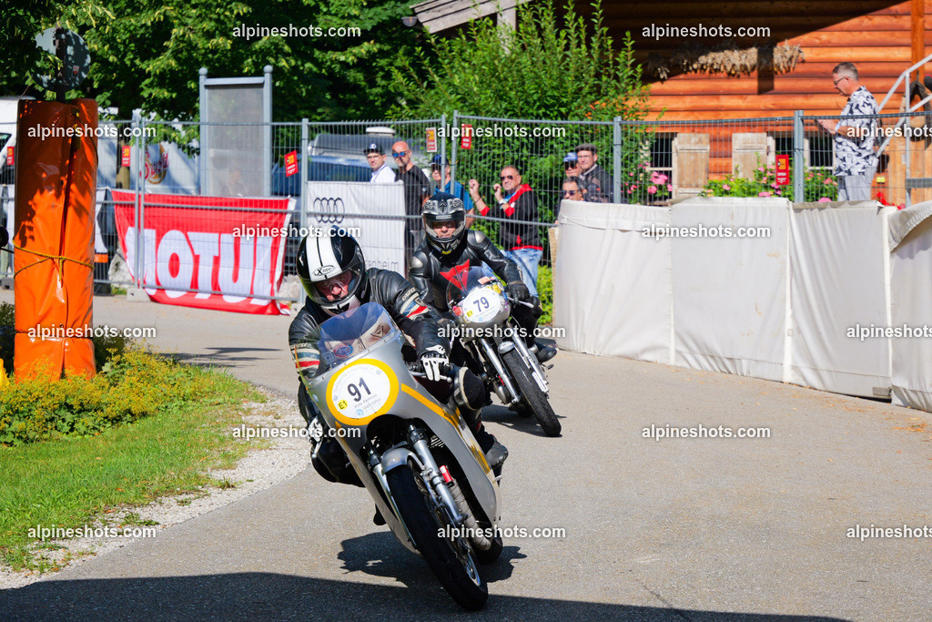 P1025821 | Erleben Sie atemberaubende, hochqualitative Fotos Ihrer Fahrt entlang der malerischen Alpenstraßen. Besuchen Sie alpineshots.com, um professionelle Aufnahmen Ihrer unvergesslichen Reise zu finden und zu kaufen - Realisiert mit Pictrs.com