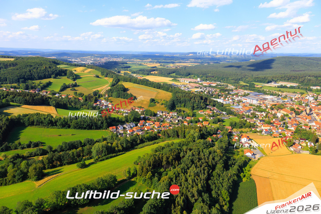 Die Luftaufnahme Erlach - Weismain wurde vom UL-Flugzeug (keine Drohne) aus fotografiert.Hohe Druck- Auflösung-die Geschenkidee!
