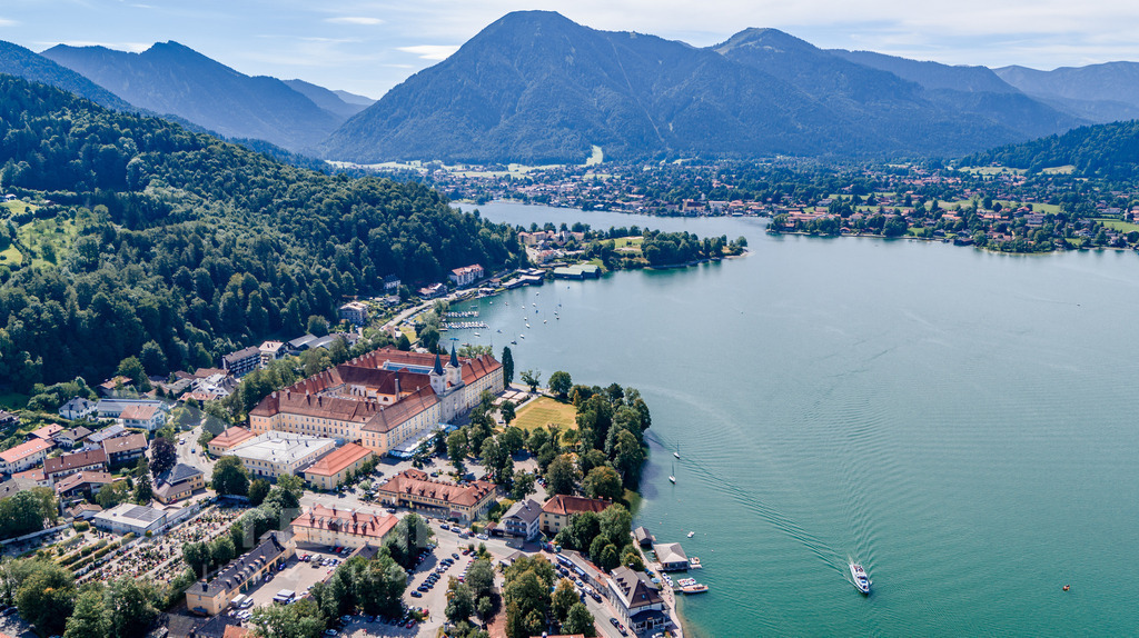Blick über Tegernsee auf den Wallberg | LuftBuidl Tegernsee - Realisiert mit Pictrs.com