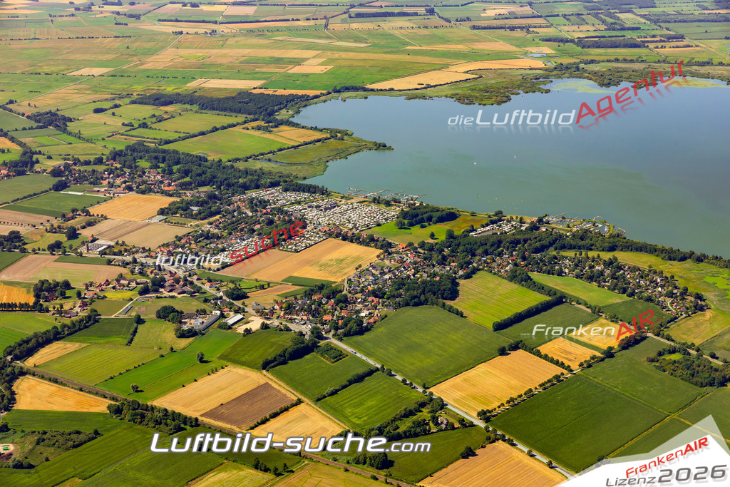 Aktuelles Luftbild von Sandbrink Hüde - Die Luftaufnahme wurde 2022 mittels UL-Flugzeug erstellt ( keine Drohne ) - hochauflösende Kamera-Systeme von  Canon -Beste Qualität - Für grossformatige Ausdrucke geeignet. Die Geschenkidee !
