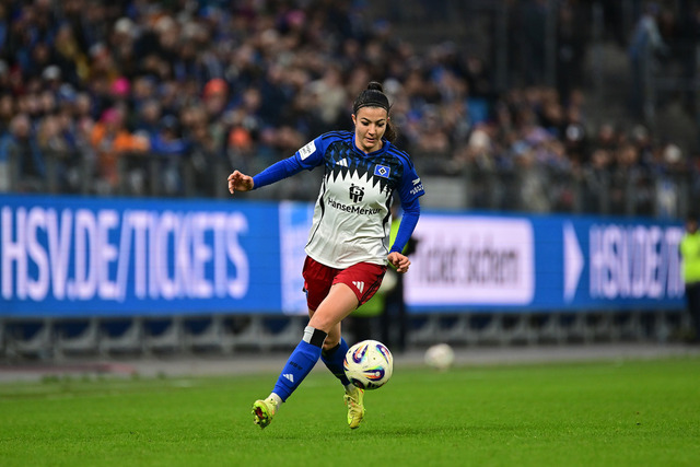 Fußball I Frauen I Saison 2025-2026 I Bundesliga I 10. Spieltag I Hamburger SV - 1. FC Nürnberg I 48820 | Einzelfoto, Freisteller, Einzelbild, Cut-out, isoliertes Motiv, Sportaufnahme, Nahaufnahme, freigestellt, freigestellte Aufnahme, Aufnahme, Einzeln: Vildan Kardesler (7, Hamburger SV) - Realisiert mit Pictrs.com