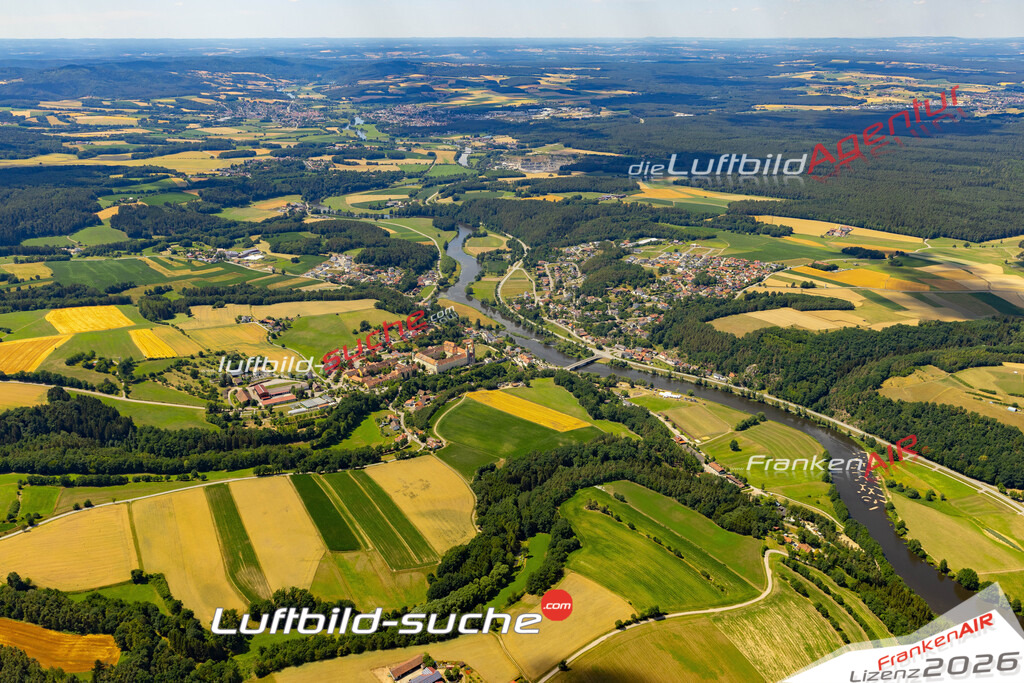 Das Luftbild der Stadt Reichenbach wurde 2022 vom Flugzeug heraus erstellt (keine Drohnen-Aufnahmen) Aufnahmehöhe ca.450 Meter- hohe Bildauflösung und Druck-Qualität. Garantiert!
