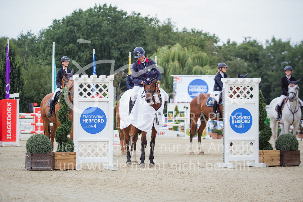 220731_BHO_BT_M1-Spr-190 | Deine schönsten Turniermomente als professionelle Fotos! Entdecke hochwertige Pferdesport-Fotografie im Online-Shop. Jetzt Fotos finden & bestellen!