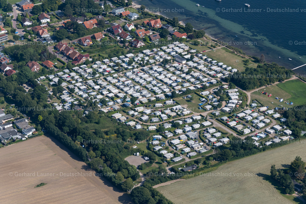 4038092 | NEUSTADT IN HOLSTEIN 07.08.2020 Wohnwagen und Zelte- Campingplatz - und Zeltplatz " Campingplatz Am Hohen Ufer " in Neustadt in Holstein im Bundesland Schleswig-Holstein, Deutschland. Weiterführende Informationen bei: Campingplatz Am Hohen Ufer. // Camping with caravans and tents in Neustadt in Holstein in the state Schleswig-Holstein, Germany. Further information at: Campingplatz Am Hohen Ufer. Foto: Gerhard Launer