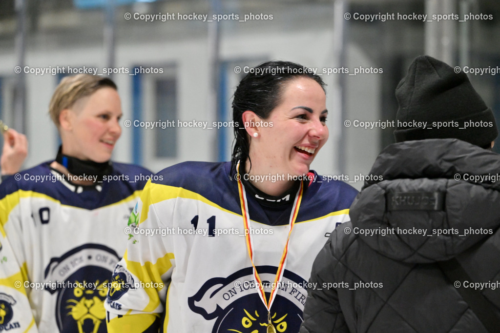 WILDCATS PATERNION & Lady Hawks Siegerehrung-Meisterfeier | #11 Tschernutter Lara WILDCATS PATERNION, Medailienübergabe, WILDCATS PATERNION &amp; Lady Hawks Siegerehrung-Meisterfeier, WILDCATS PATERNION &amp; Lady Hawks Siegerehrung-Meisterfeier am 12.03.2025 in Steindorf (Ossiachersee Halle), Austria, (Photo by Bernd Stefan)