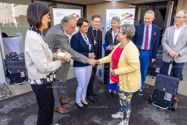 Schlüsselübergabe - Wohnhaus Dr. Walter Domenigweg | Bildershop von pixelworld.at - Realisiert mit Pictrs.com