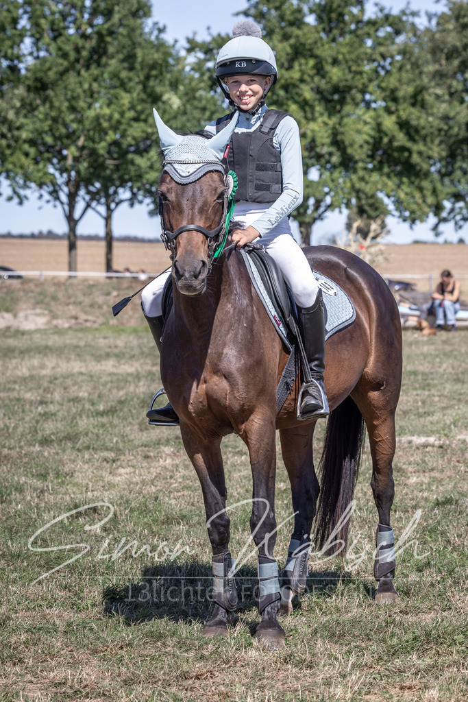 20260906-_3LI4799 | Tierfotografie Pferde, Hunde, Katzen, Haustiere.
Turnierfotografie Reitturniere, Reiten, Springreiten, Dressur in Hanau, dem Main-Kinzig-Kreis und dem Rhein-Main- Gebiet um Frankfurt
