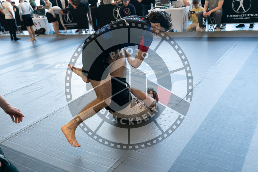 20250329PBB1749 | Fighters compete during the International Luta Livre (ILLCS) Germany IX Spring 2025 Competition spring on March 29, 2025 in Hannover, Germany.© Chiara Dazi