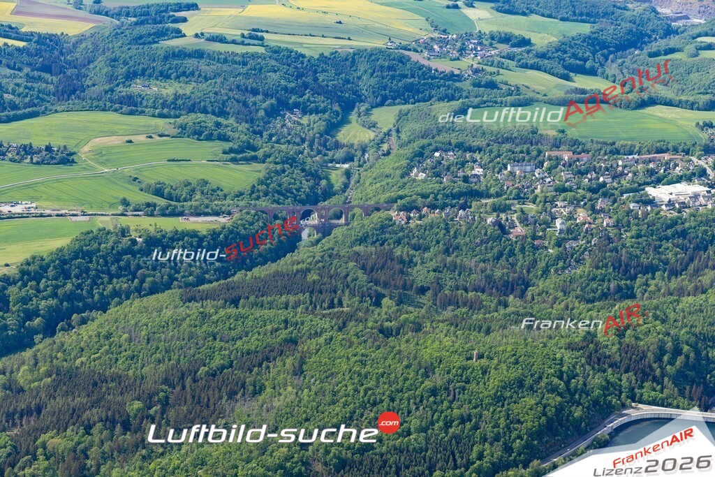 Die Luftaufnahme Jößnitz - Plauen wurde 2022 vom Flugzeug aus (keine Drohne) erstellt. Hohe Auflösung -für große Poster und Wandbilder geeignet - Garantiert!