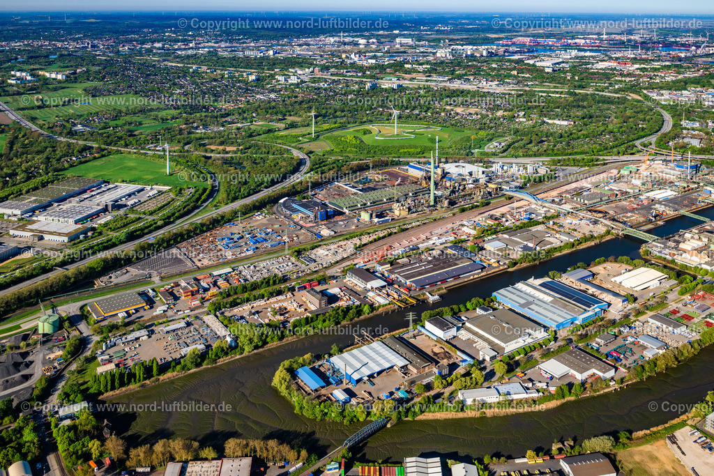 Hamburg_Veddel_Aurubis_Peute_ELS_0569270425 | HAMBURG 27.04.2025 Industrie- und Gewerbegebiet an der Peutestraße - Hovestraße - Müggenburger Hauptdeich entlang des Flussverlaufs der Norderelbe im Ortsteil Veddel in Hamburg, Deutschland. // Industrial and commercial area on Peutestrasse - Hovestrasse - Mueggenburger Hauptdeich in the district Veddel in Hamburg, Germany. Foto: Martin Elsen