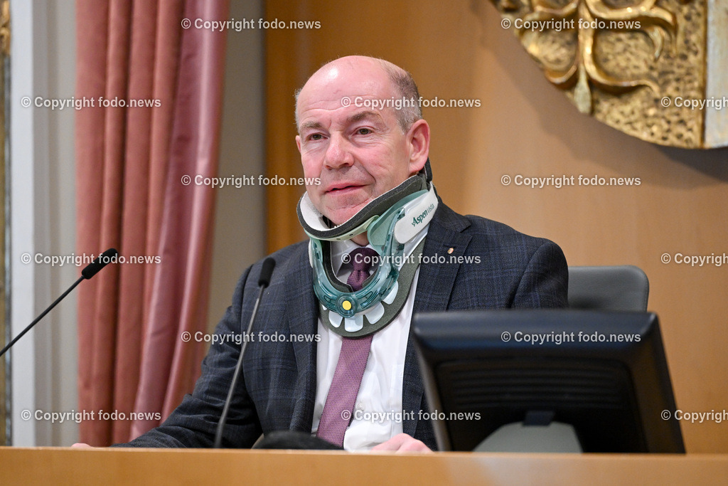 Landhaus Linz_ Promenade_ Landtagssitzung_ 11.04.2024-28 | 11.04.2024, Landhaus Linz AUT, Promenade, Landtagssitzung, im Bild Max Hiegelsberger (1.Landtagspraesident, VP)