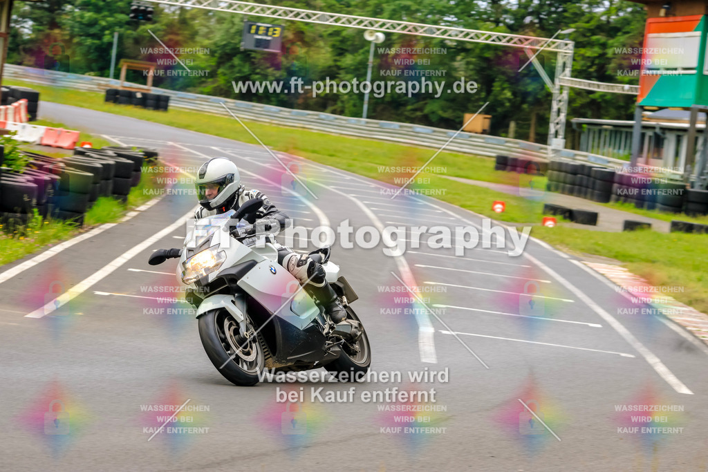 VBK-7829 | Hier findet Ihr Bilder von Touristenfahrten auf der Nürburgring Nordschleife oder von anderen Veranstaltungen die ich besucht habe. Viel Spass beim Durch Schauen 