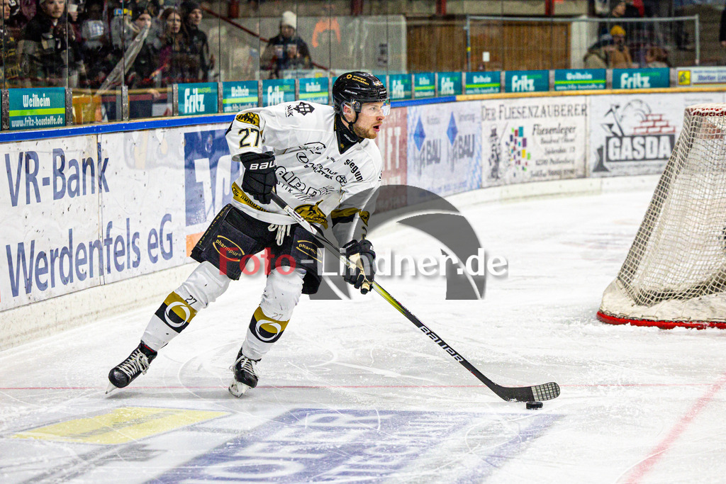 TSV Peißenberg MINERS gegen EHC Königsbrunn PINGUINE | Eishockey Bayernliga Herren Playoffs Viertelfinale 2024/25 - Spiel 4 von 7, TSV Peißenberg MINERS gegen EHC Königsbrunn PINGUINE, 20250216,Toms PROKOPOVICS (EHC 27) in Aktion, Freisteller,2025-02-16 in Peißenberg (Eisstadion Peißenberg)Toms PROKOPOVICS (EHC 27)Copyright: WolfgangxLindner foto-lindner.de