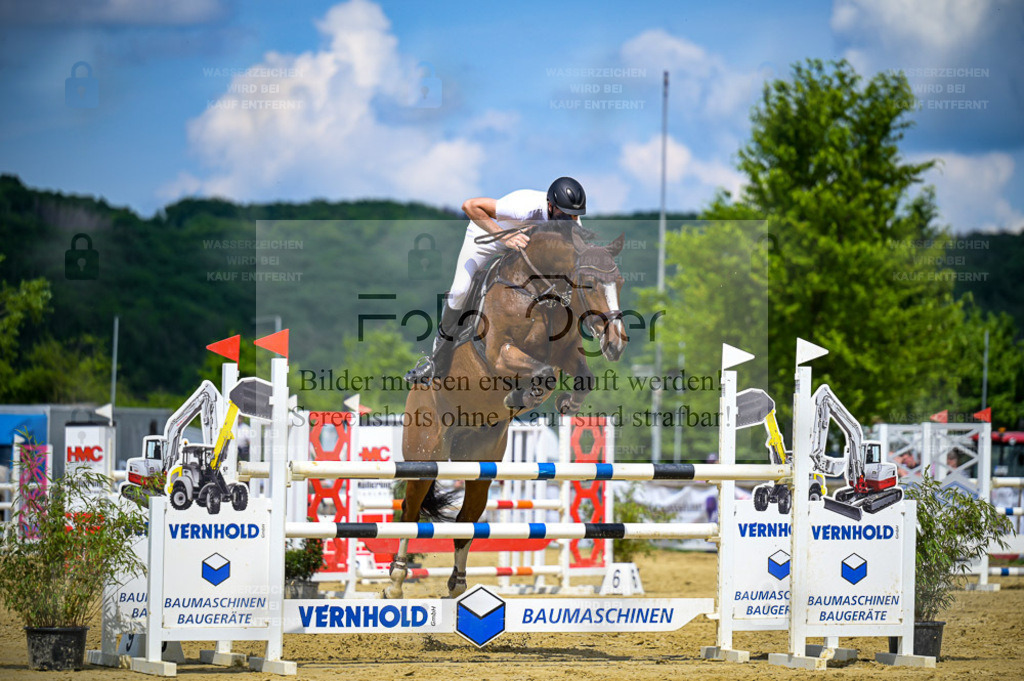 Reitturnier Lienen | Entdecke hochwertige Reitturnierfotos von Foto Oger. Professionell, emotional und authentisch – jetzt Lieblingsmomente im Shop bestellen. - Realisiert mit Pictrs.com