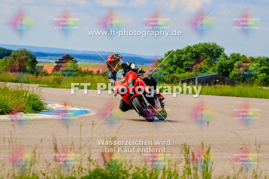 MotoTeam-0930 | Hier findet Ihr Bilder von Touristenfahrten auf der Nürburgring Nordschleife oder von anderen Veranstaltungen die ich besucht habe. Viel Spass beim Durch Schauen 