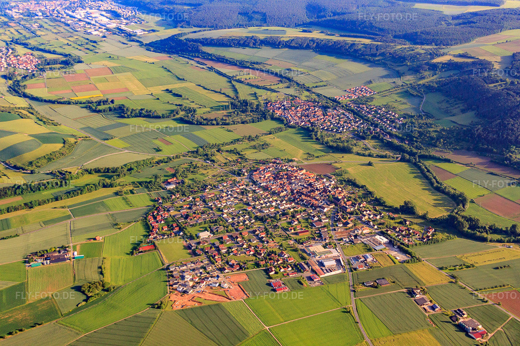 Luftbild: Dorf - Ansicht aus Norden in Werbach im Bundesland Baden-Württemberg in Deutschland. Foto: IMG_66251.jpg vom 30.05.2014 durch Werner Riehm/FLY-FOTO.de