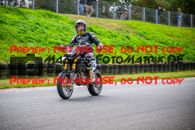 MaZZes_FotoMatrix_231001_0266 | S4