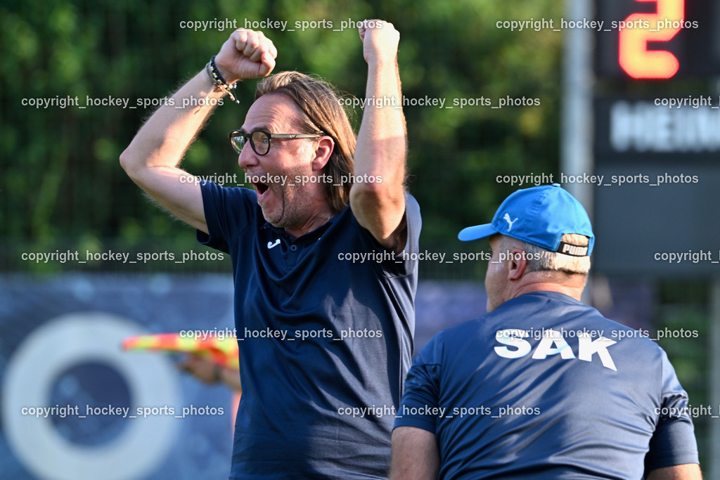 SAK vs. SV Dellach Gail | Jubel Headcoach SAK Richard Huber, Tormanntrainer SAK Johann Smrecnik, SAK vs. SV Dellach Gail, SAK vs. SV Dellach Gail am 14.08.2025 in Klagenfurt (Sportpark Welzenegg), Austria, (Photo by Bernd Stefan)