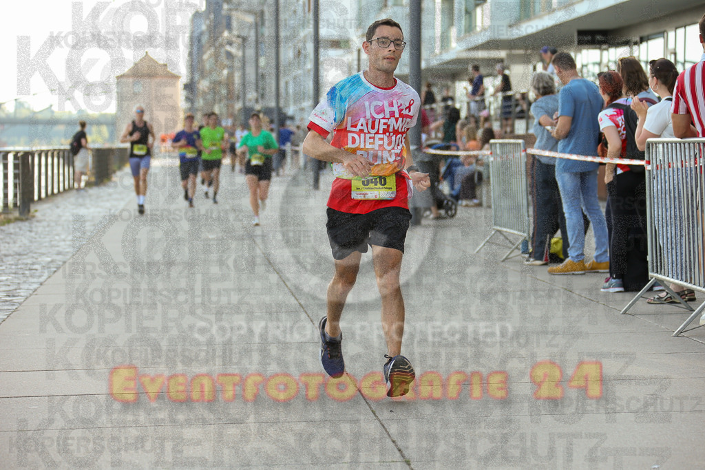 250920_1447_EX1_7541 | Sportfotografie im Rhein-Sieg Kreis, Köln, Bonn, NRW, Rheinland Pfalz, Hessen, etc. Unser Tätigkeitsfeld umfasst den Laufsport vom Volkslauf über den Marathon, Duathlon, Triathon bis zum Ultralauf wie Kölnpfad Ultra oder Schindertrail.