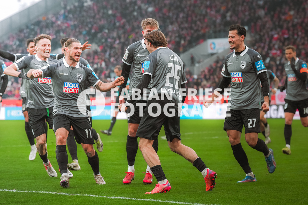 GER Rot-Weiss Essen vs. SSV Ulm, Fussball, 3. Liga, Spieltag 19, Saison 2025/2026, 20.12.2025 | GER Rot-Weiss Essen vs. SSV Ulm, Fussball, 3. Liga, Spieltag 19, Saison 2025/2026, 20.12.2025Foto: Fabian Friese - Realisiert mit Pictrs.com