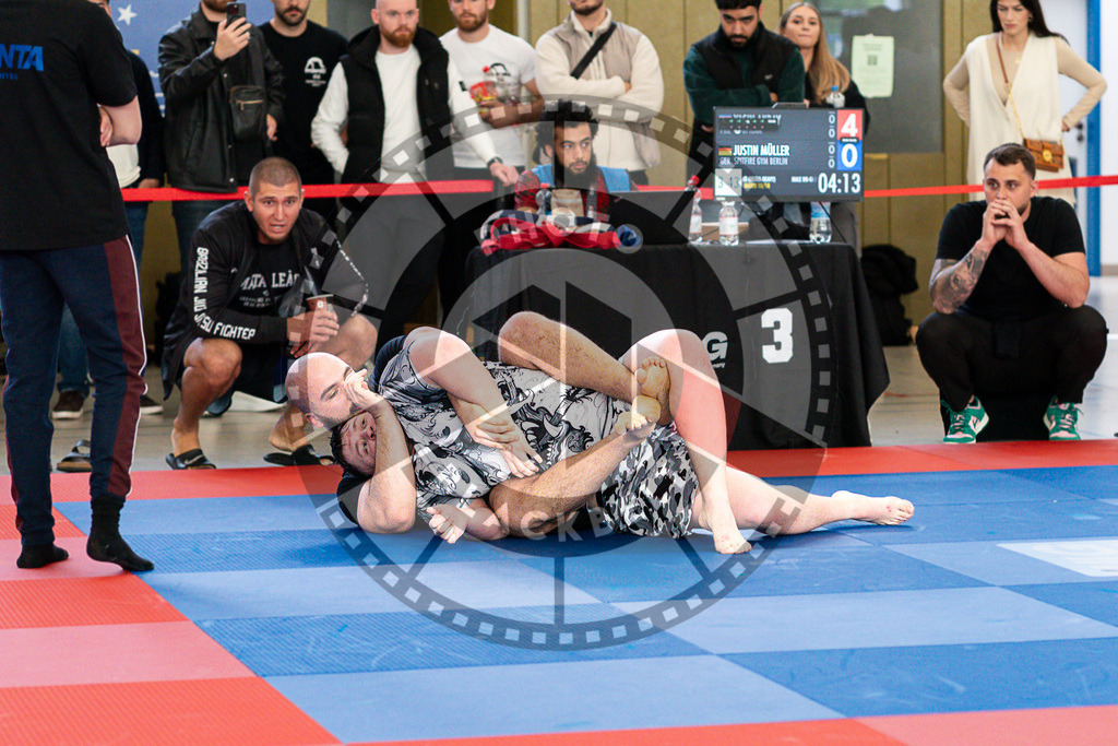 20250510PBB2601 | Athletes compete during the JJLG Berlin Open Jiu-Jitsu Championship on May 10, 2025 in Berlin, Germany. © Chiara Dazi / photoblackbelt