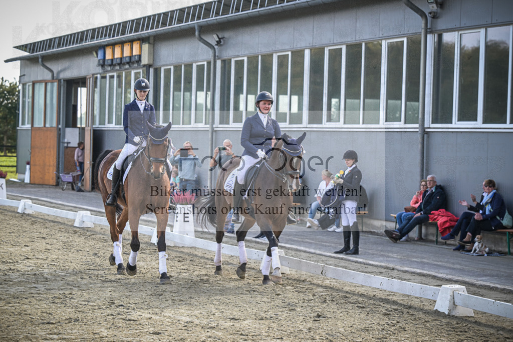 DOS_0175 | Entdecke hochwertige Reitturnierfotos von Foto Oger. Professionell, emotional und authentisch – jetzt Lieblingsmomente im Shop bestellen.Deutschlandweite Turnierfotografie. - Realisiert mit Pictrs.com