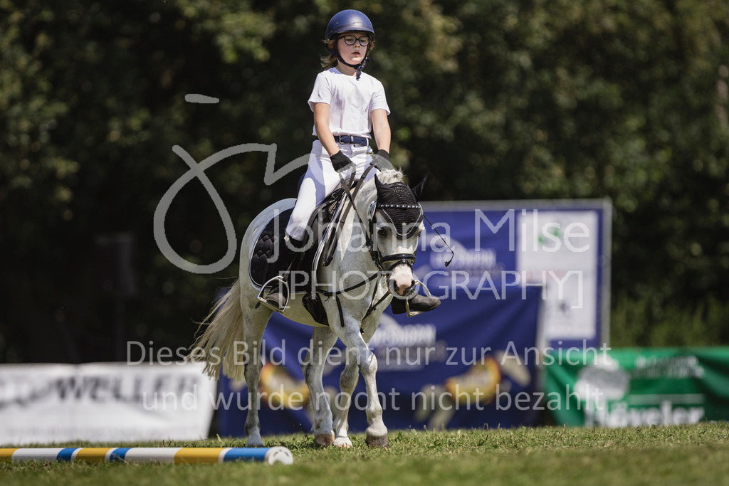 240720_LC_Reiter-WB-135 | Deine schönsten Turniermomente als professionelle Fotos! Entdecke hochwertige Pferdesport-Fotografie im Online-Shop. Jetzt Fotos finden & bestellen!