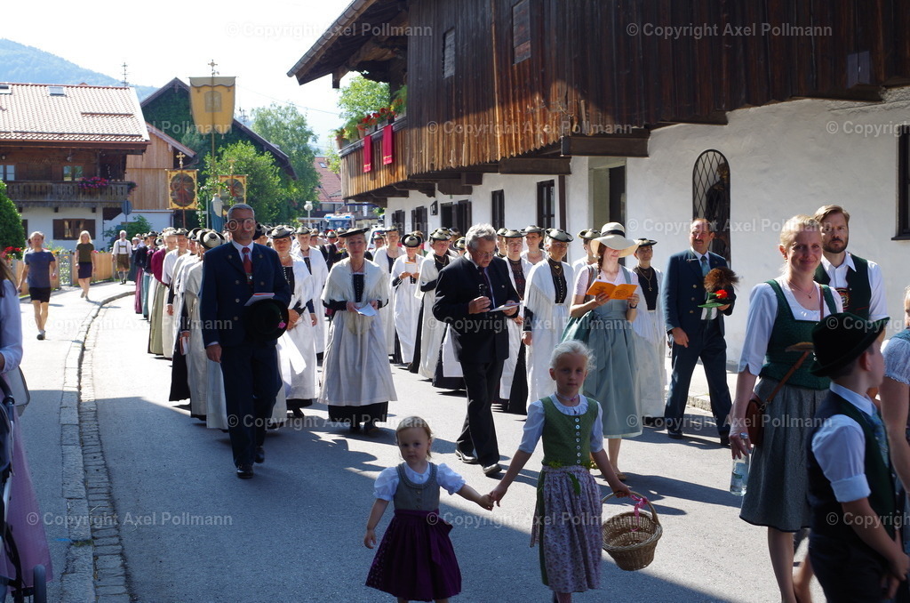 IMGP3880 | fotografiert von Axel PollmannLeonhardi Wallfahrt Benediktbeuern und Murnau, Fronleichnam, Fasching, Landschaft im Loisachtal und Benediktbeuern  - Realisiert mit Pictrs.com