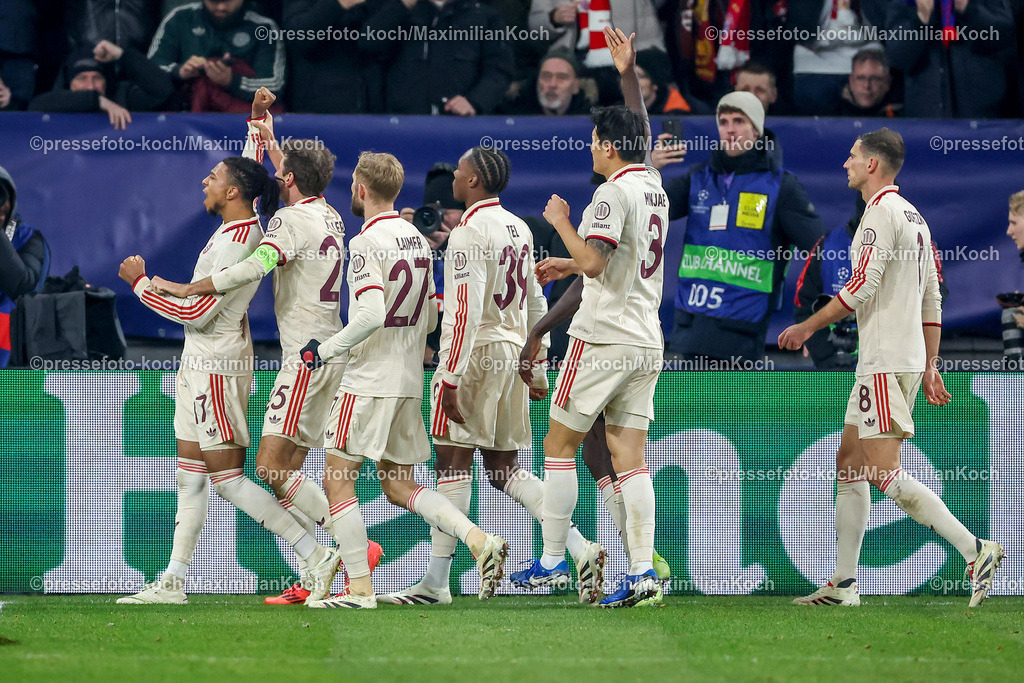 UCL10122401096 | 10.12.2024, Fußball, UEFA Champions League, Schachtar Donezk - FC Bayern München, Arena AufSchalke Gelsenkirchen, 8. Spieltag Saison 2024 2025: Torjubel Michael Olise (Bayern #17) nach dem Tor zum 3:1DFB regulations prohibit any use of photographs as image sequences and or quasi-video.