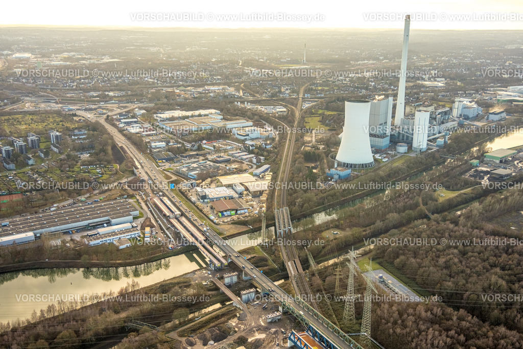 Herne251203849 | Luftbild, Autobahnkreuz Herne Großbaustelle, Ersatzneubau Emschertalbrücke Autobahn A43 und Eisenbahhnbrücke Emscherbrücke Rollbahn, STEAG Heizkraftwerk Herne, Baukau-West, Herne, Ruhrgebiet, Nordrhein-Westfalen, Deutschland