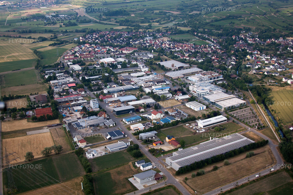 Luftbild: Industrie- und Gewerbegebiet Ost in Bahlingen am Kaiserstuhl im Bundesland Baden-Württemberg in Deutschland. Foto: IMG_68172.jpg vom 19.06.2014 durch Werner Riehm/FLY-FOTO.de